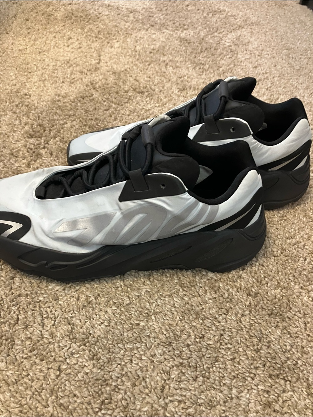 Men’s Adidas Yeezy Boost 700 MNVN - Size 9
